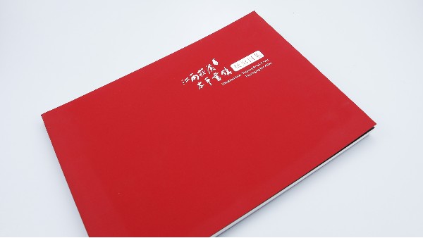 畫(huà)冊(cè)印刷，企業(yè)展示品牌介紹產(chǎn)品的必備工具-古得堡印刷